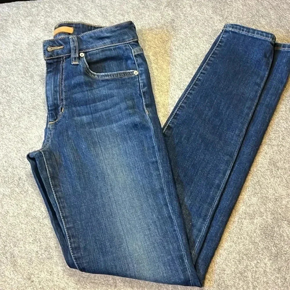 Joe's Jeans, The Icon Mid Rise Skinny. Size  26. - Picture 1 of 13